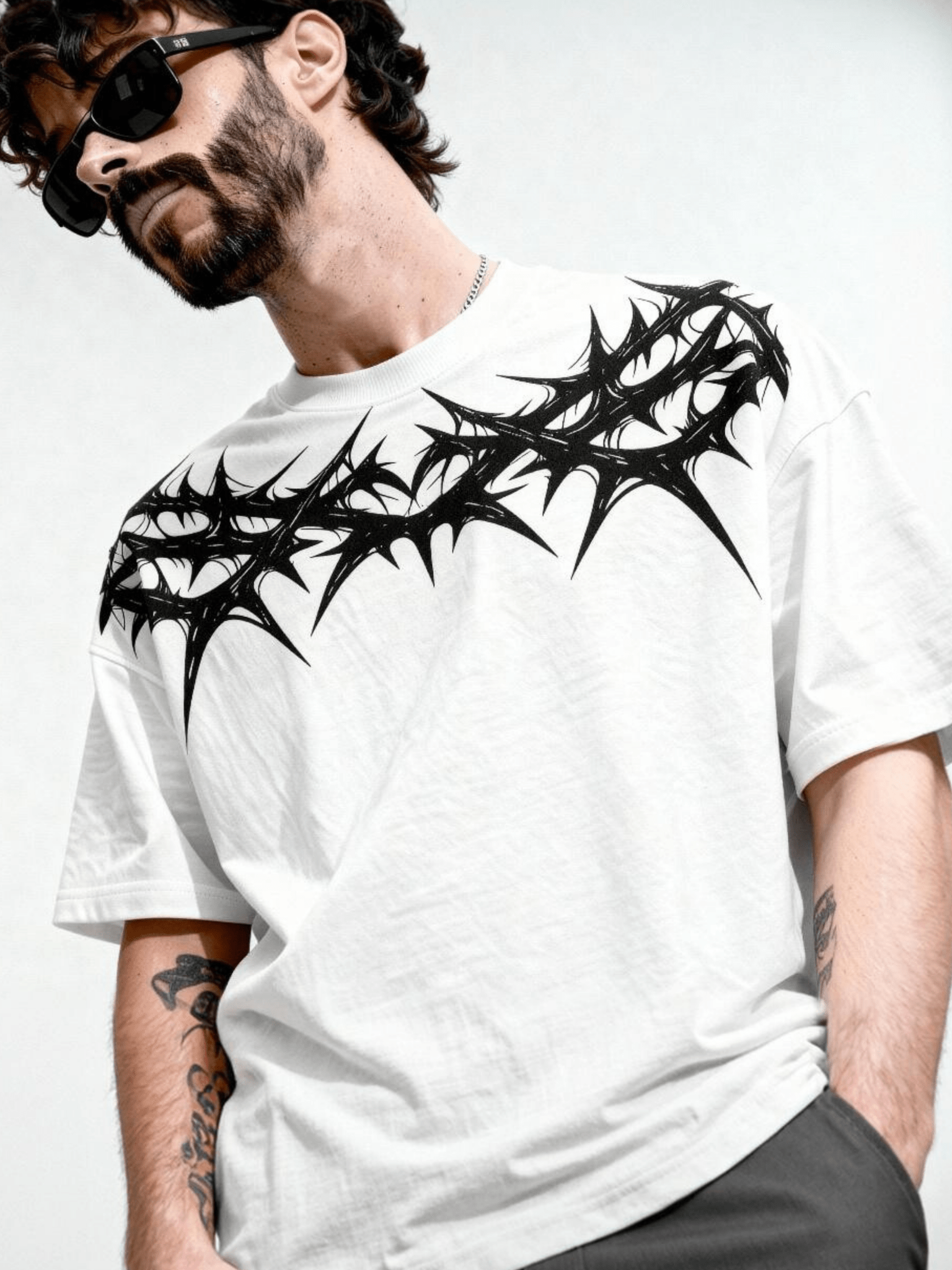 CROWN OF THORNS UNISEX OVERSIZED TSHIRT - Teenovative