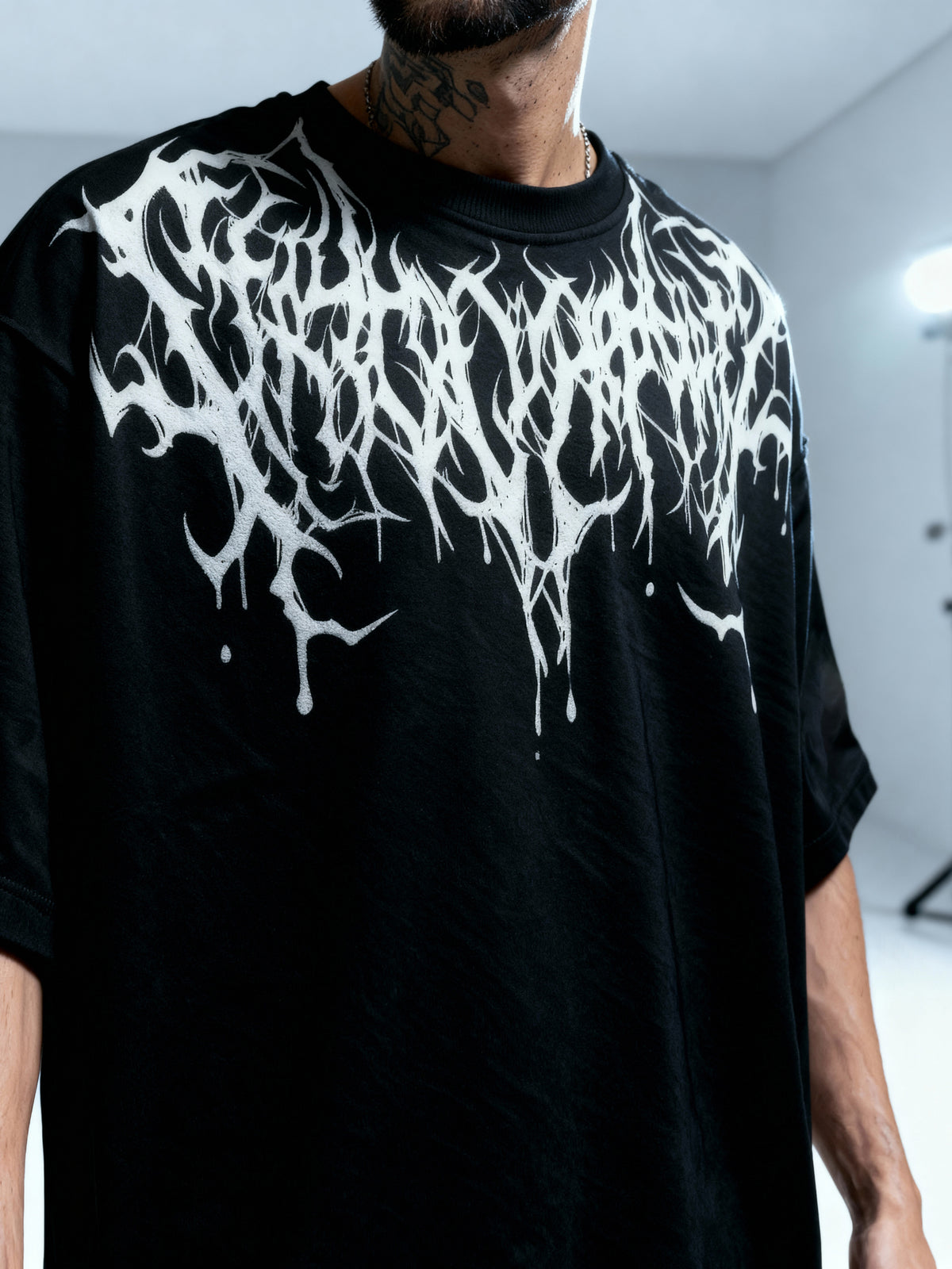 IRON VEINS UNISEX OVERSIZED T-SHIRT